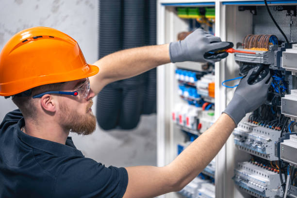 Best Electrical Contractors for Businesses  in Le Roy, IL